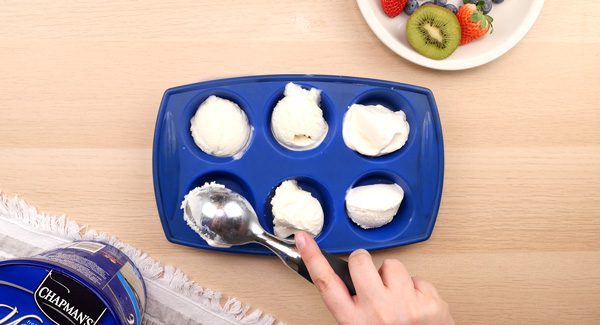 Chapman's Recipe_Vanilla Frozen Yogurt Fruit Cookies Step 2_Place one scoop of Chapman’s Vanilla Frozen Yogurt into each muffin cup